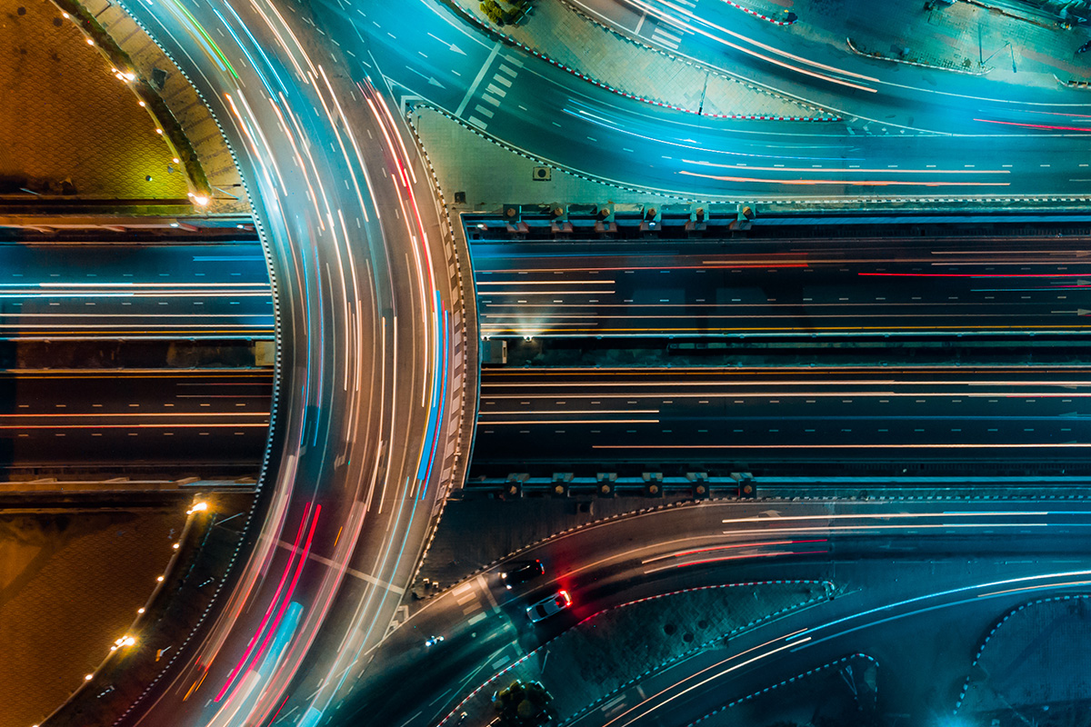 Autobahn bei Nacht